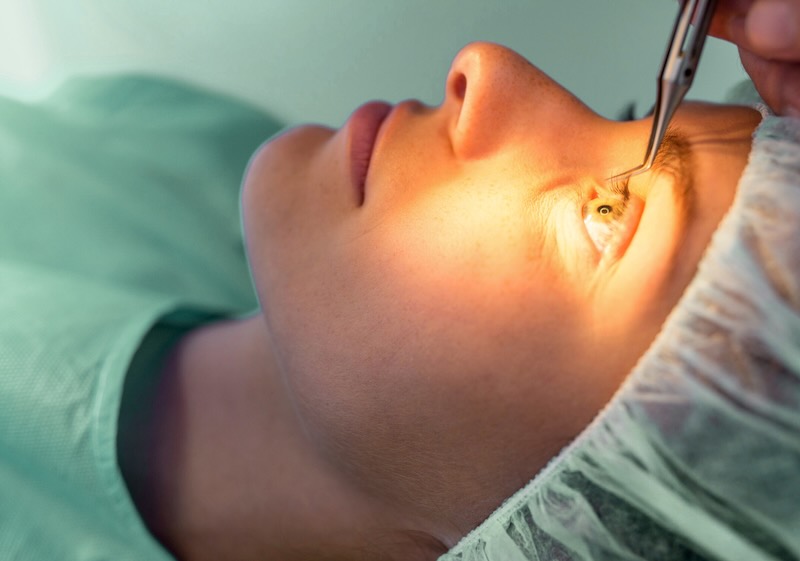 OFTALMOLOGIA Y MICROCIRUGIA OCULAR
